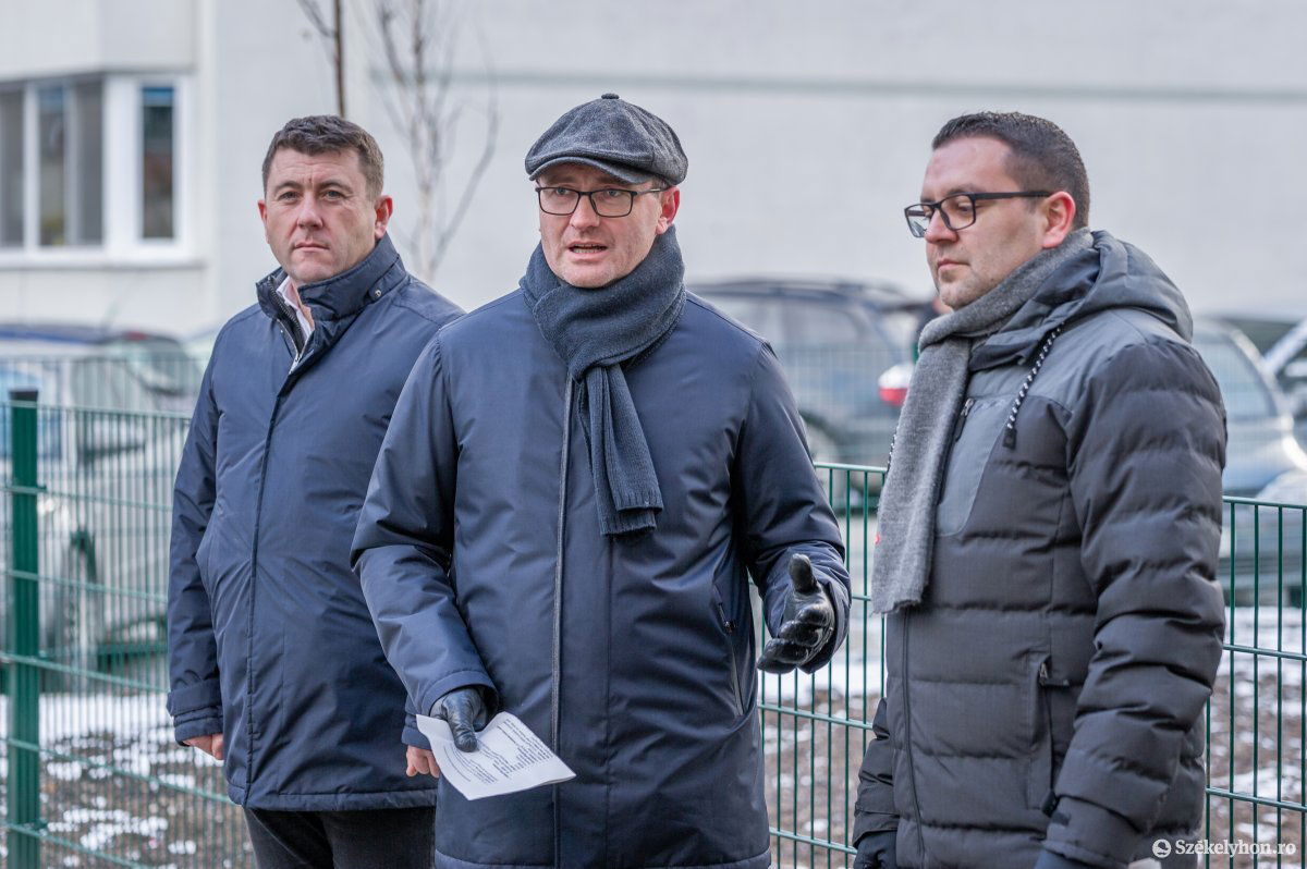 Az Octavian Goga sétány teljes átalakuláson esett át. Elöljárók terepen •  Fotó: Pinti Attila