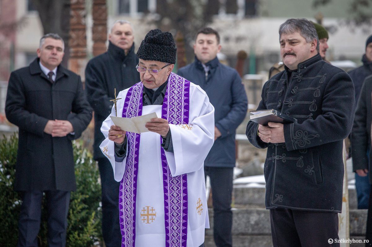 &bullet;  Fotó: Pinti Attila