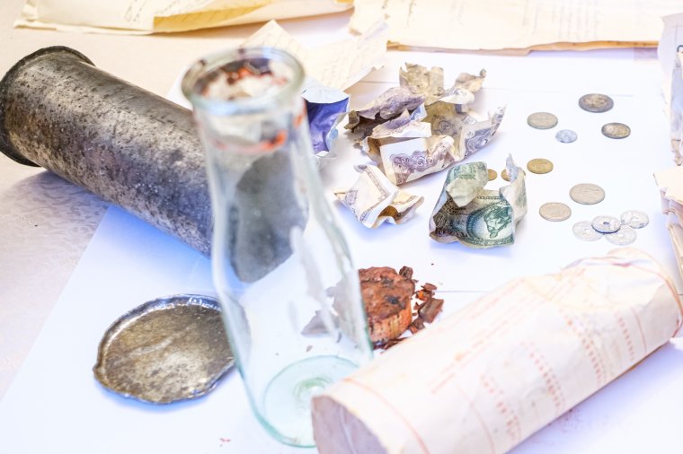 Ezeket rejtette a csíkszeredai Szent Kereszt templom tornyában talált időkapszula