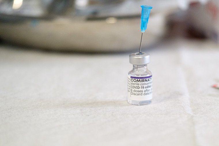 Az oltási kampány átszervezésével akadályozná meg a járvány újabb hullámát a német kormány