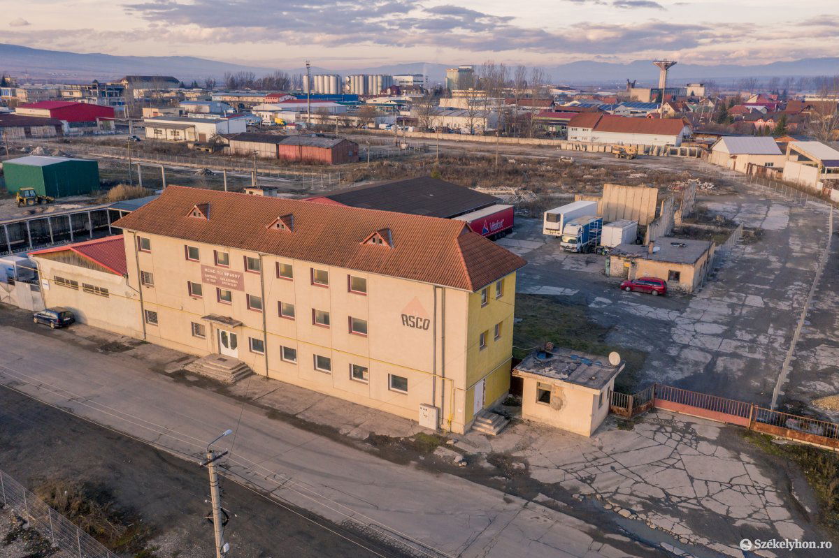 A krízisközpontnak szánt ingatlan. Nem lehet tudni, mi lesz belőle •  Fotó: Pinti Attila