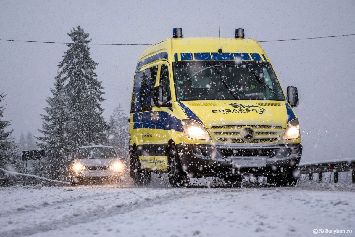 Szentegyháza és Csíkszereda között a 13A országúton •  Fotó: Pinti Attila