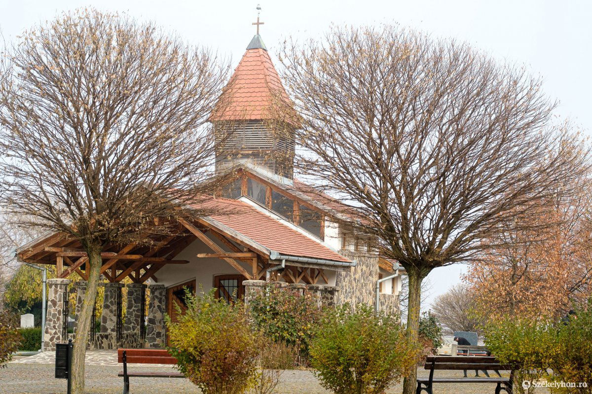 További beruházások szükségesek a Kalász lakótelepi temetőnél &bullet;  Fotó: Veres Nándor