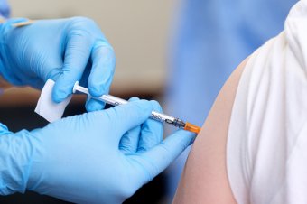 Növelnék az átoltottságot: a felnőttek is kaphatnának ingyenes oltást