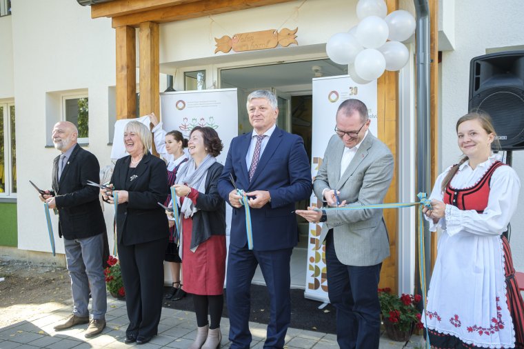 Átadták a felújított és kibővített csíkszeredai napköziotthont