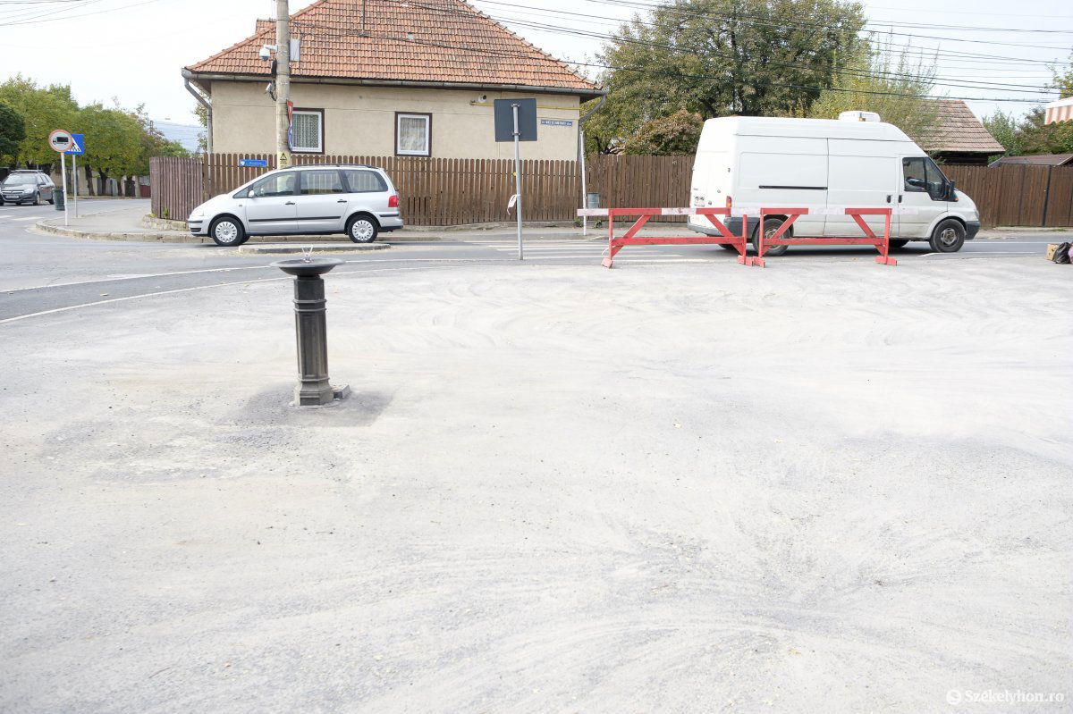 Eddig vízellátás sem volt a Tudor negyedi úgynevezett dollárpiacon. Új köntösben a helyszín &bullet;  Fotó: Veres Nándor