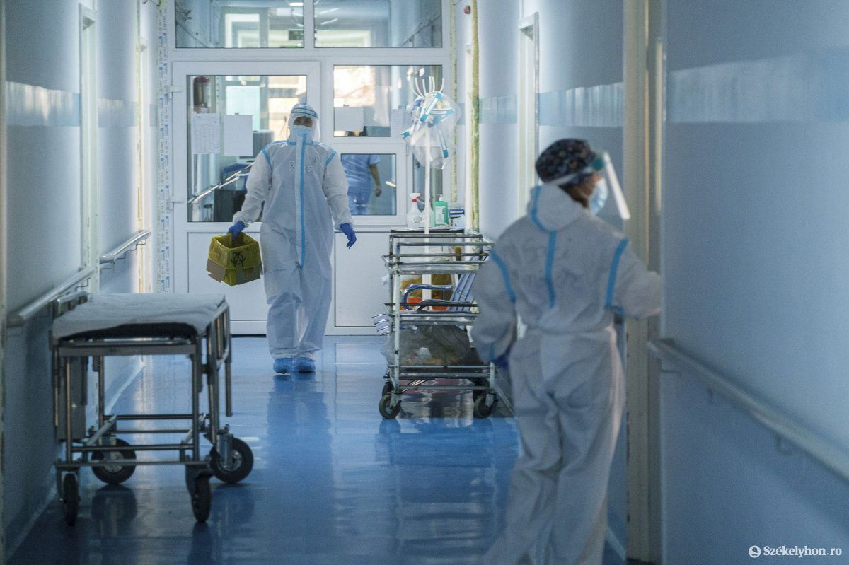 Készültség. Az orvosok már érzik az esetszám-növekedést, és készülnek a nagyobb nyomásra •  Fotó: Veres Nándor