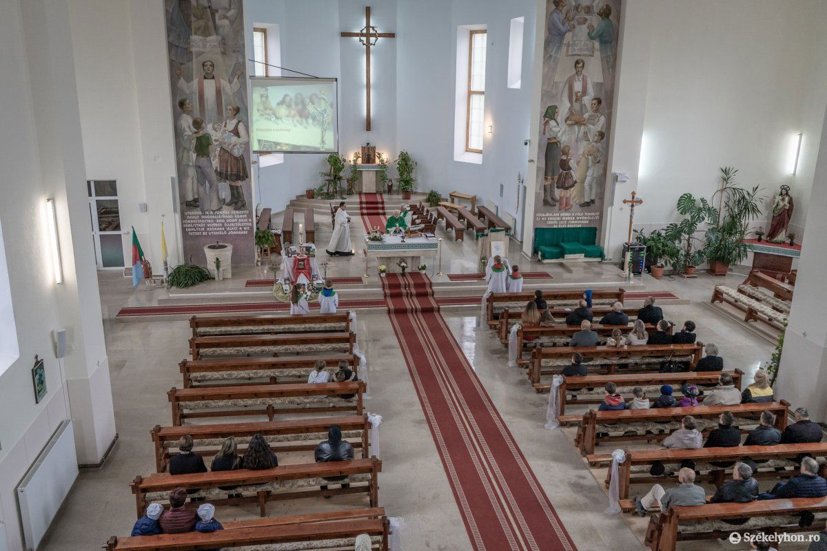 &bullet;  Fotó: Pinti Attila