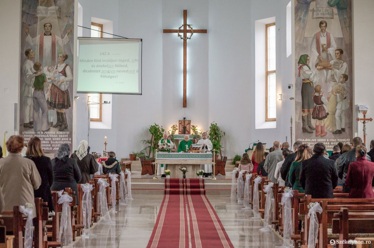 &bullet;  Fotó: Pinti Attila