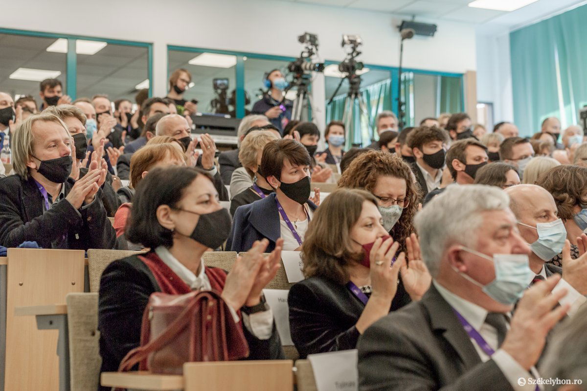 &bullet;  Fotó: Pinti Attila