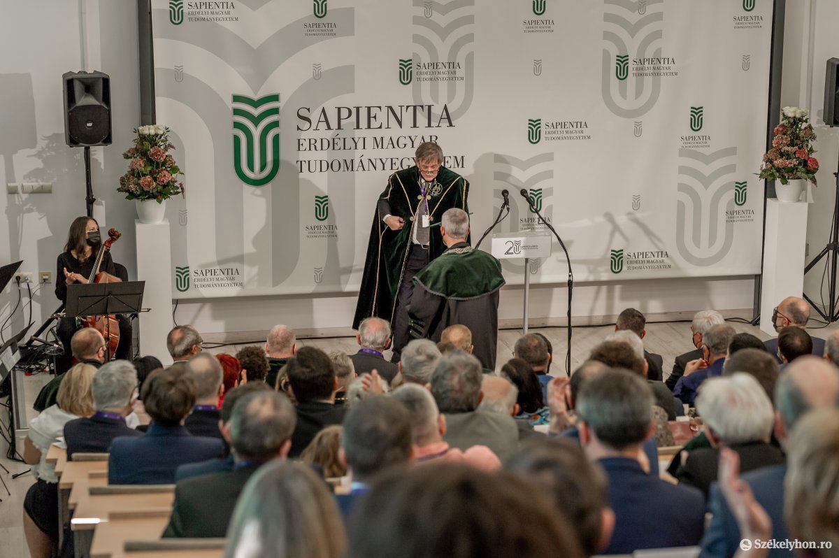 &bullet;  Fotó: Pinti Attila