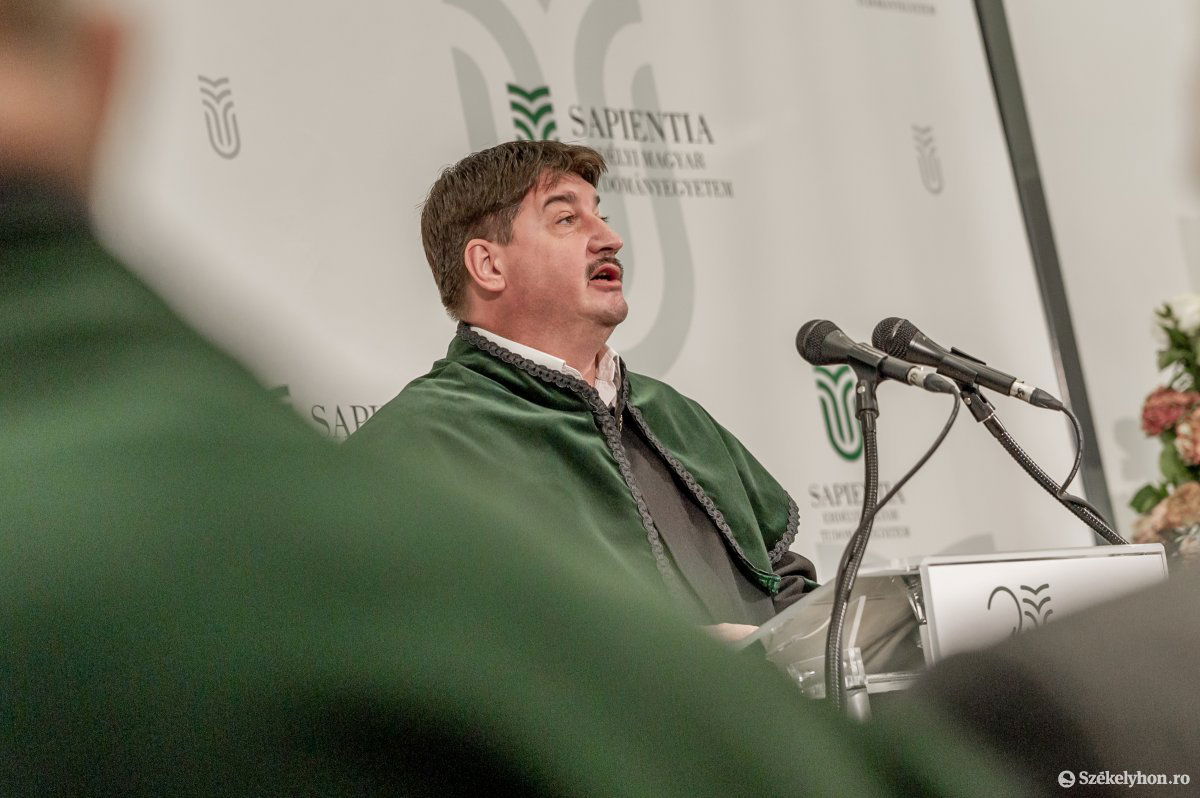 &bullet;  Fotó: Pinti Attila