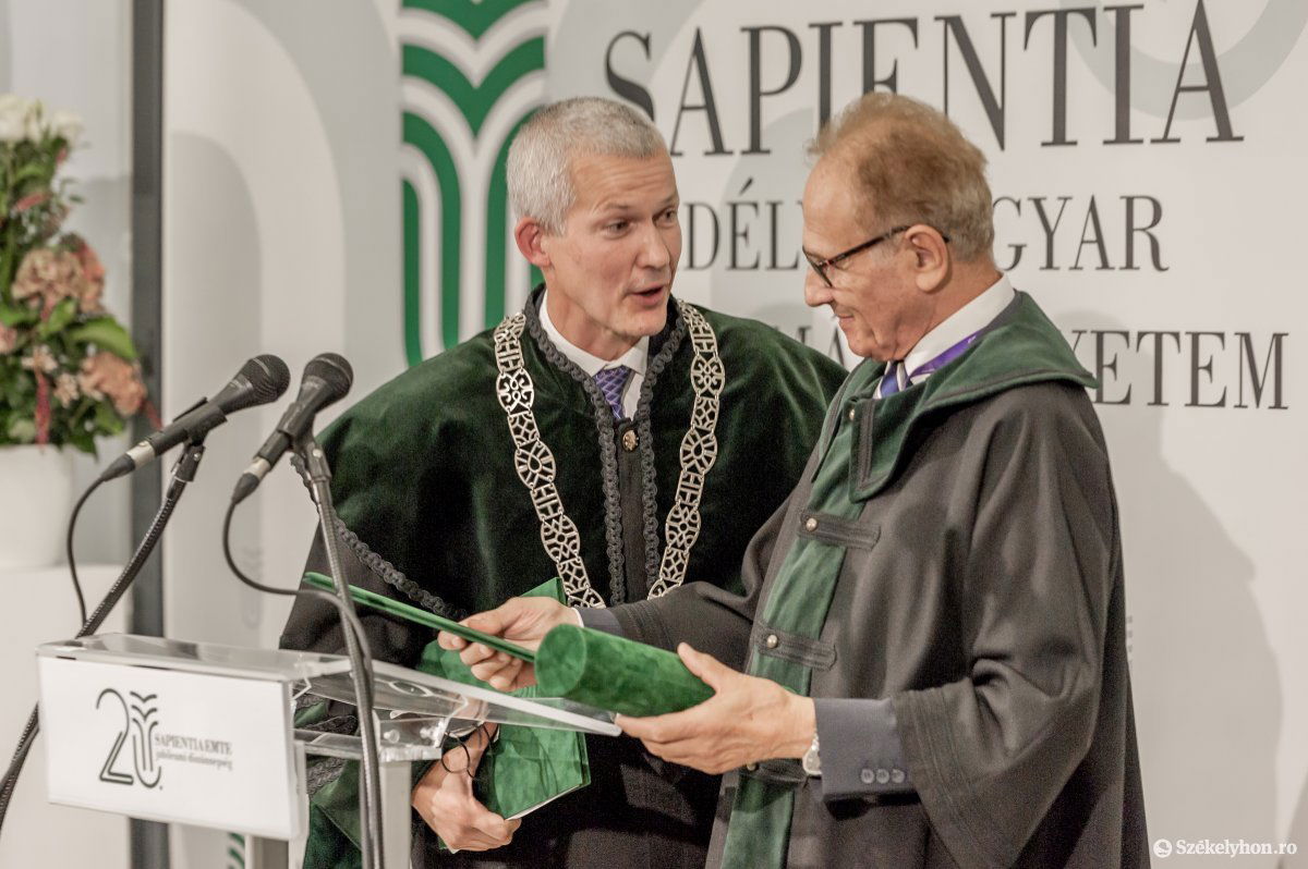 &bullet;  Fotó: Pinti Attila