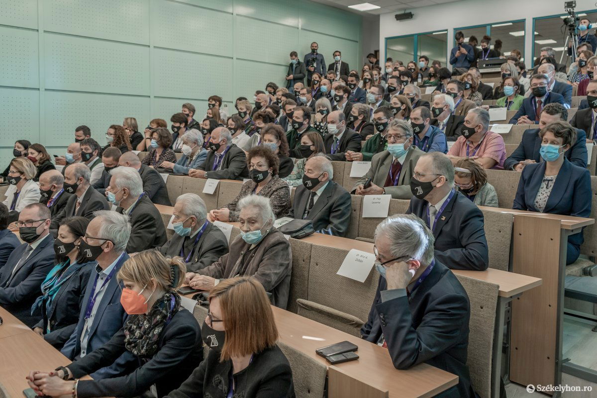 &bullet;  Fotó: Pinti Attila