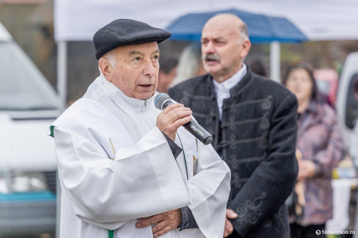 &bullet;  Fotó: Pinti Attila