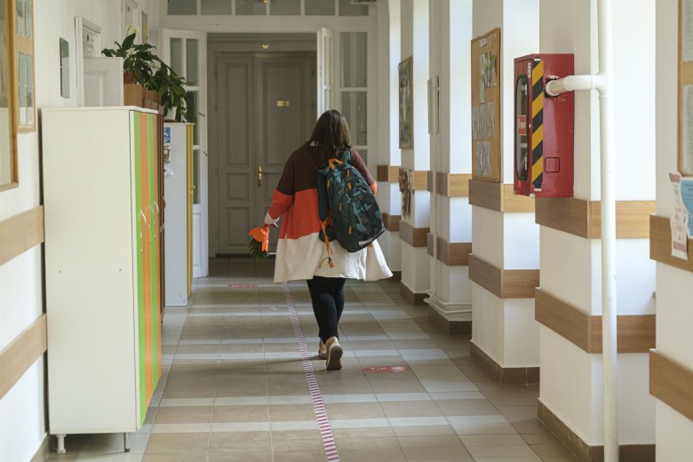 Látványosan csökkent tavalyhoz képest az óránkénti munkaerőköltség a tanügyben