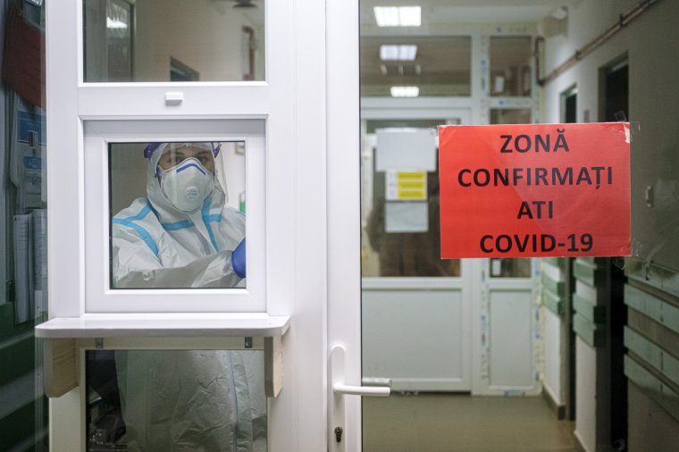 Naponta ellenőrzik a koronavírussal fertőzött betegek kezelésére kijelölt intenzív terápiás kórházi ágyakat