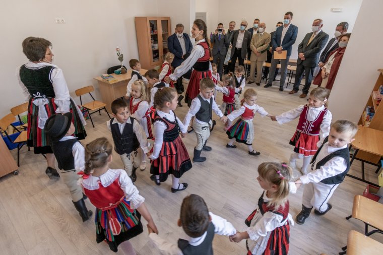 Megújult csíkkarcfalvi épületben szerezhetnek közösségi élményeket az óvodások