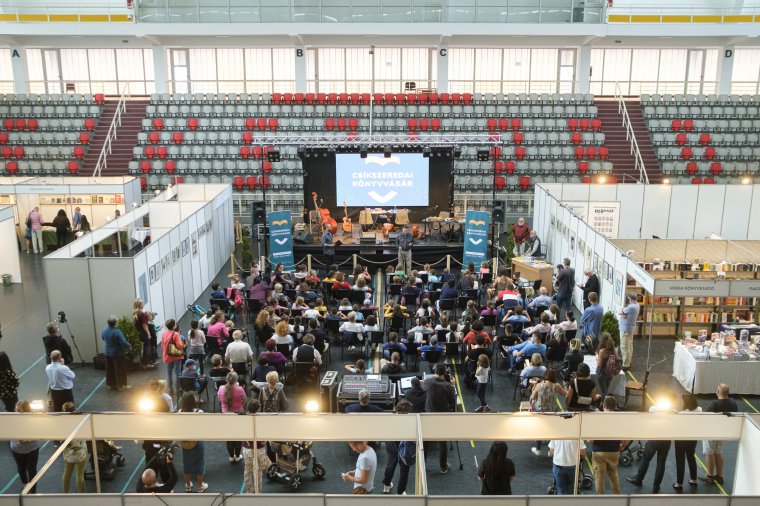 A kultúra helyszínévé változott a csíkszeredai aréna
