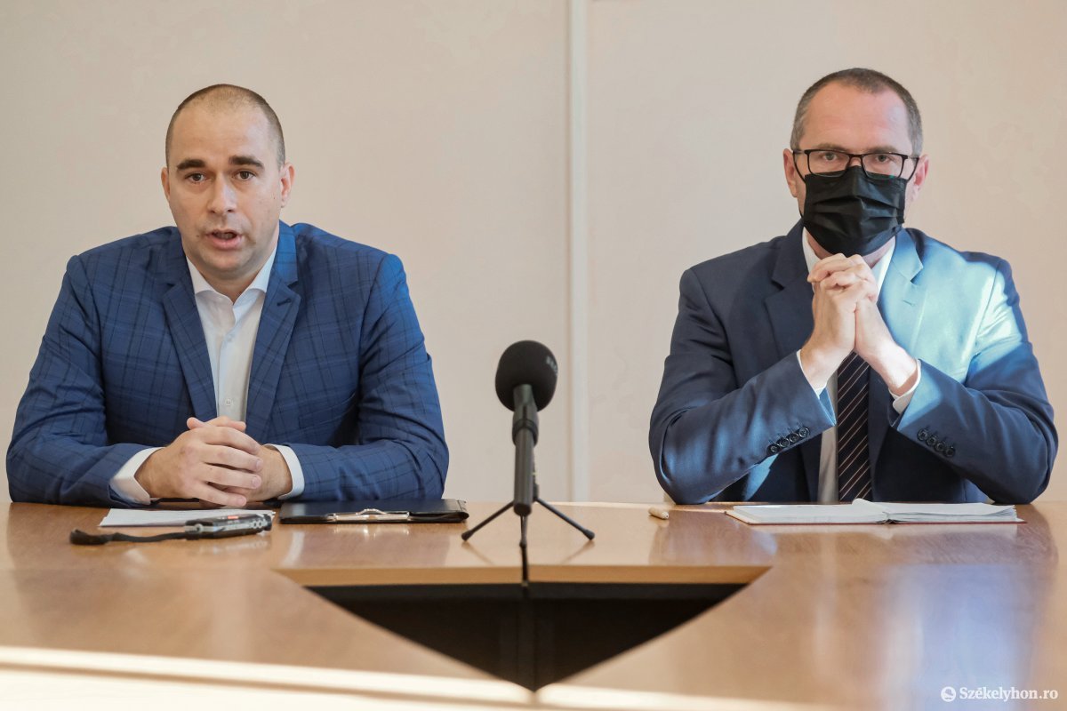 Dombi Gyula és Korodi Attila. Intézményépítés következik •  Fotó: Veres Nándor