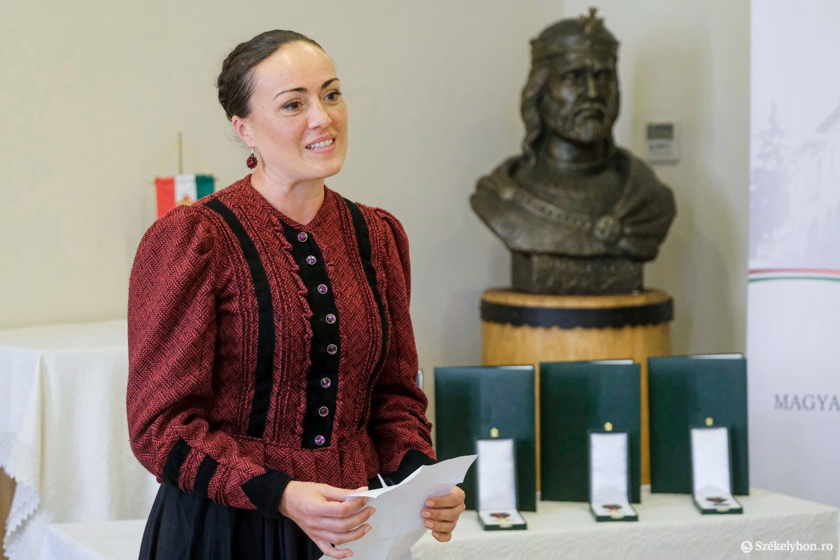 A marosvásárhelyi közönség többek között Kásler Magda népdalénekes előadását tekintheti meg •  Fotó: Veres Nándor