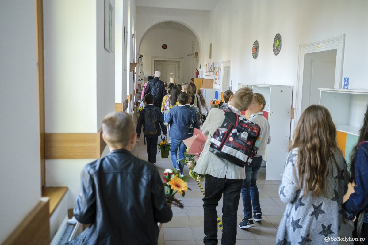 Korábbi tanévkezdés? Az oktatási miniszter szerint szeptember 15-e előtt el lehet kezdeni a tanítást, és nem muszáj véget érnie június 3-án vagy 10-én •  Fotó: Veres Nándor