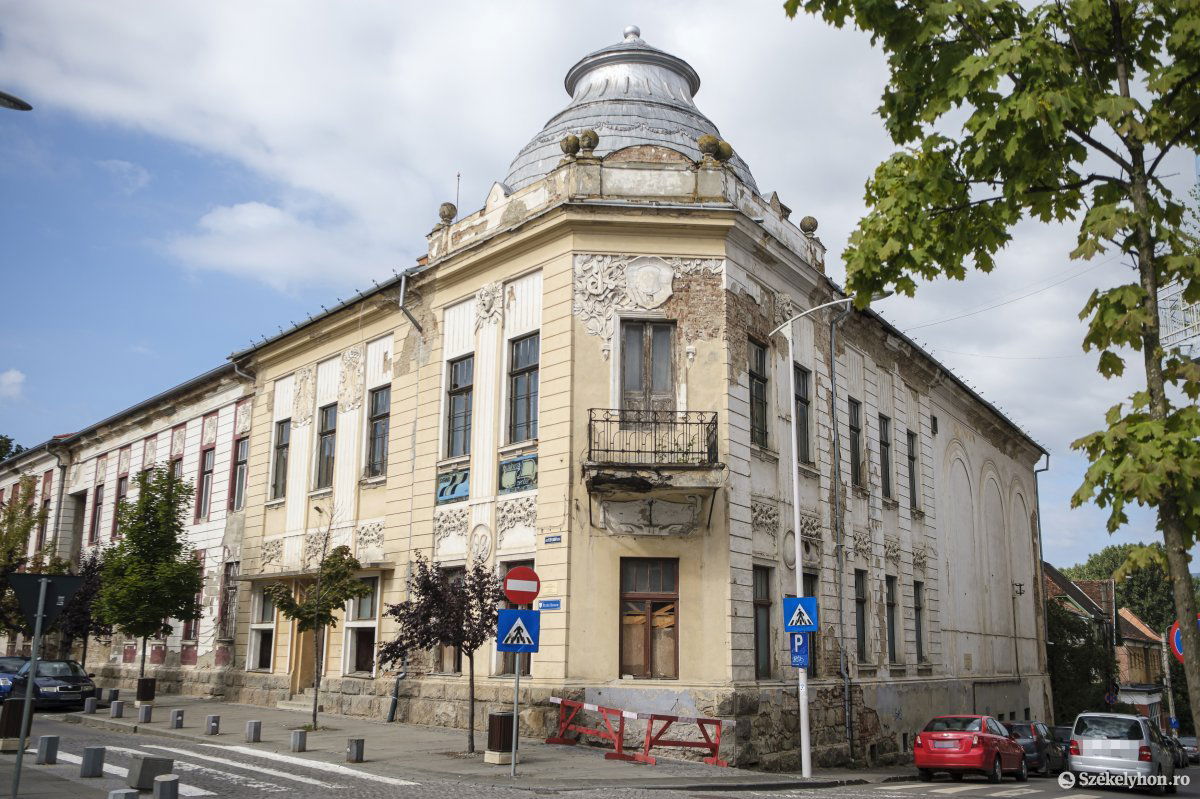 A műemléképület hosszú ideje vár a változásra •  Fotó: Veres Nándor