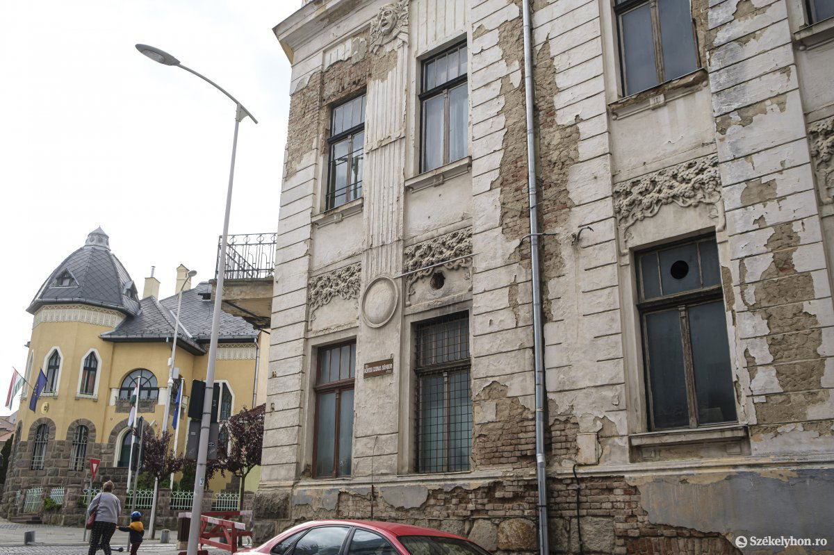 A műemléképület sorsa közelebbről sem rendeződik, nincs pénz a felújításra •  Fotó: Veres Nándor
