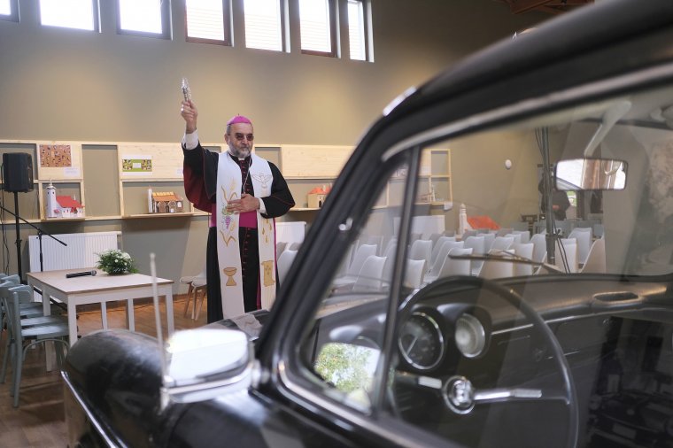 Megnyílt a csíkszentdomokosi Márton Áron Látogató- és Zarándokközpont