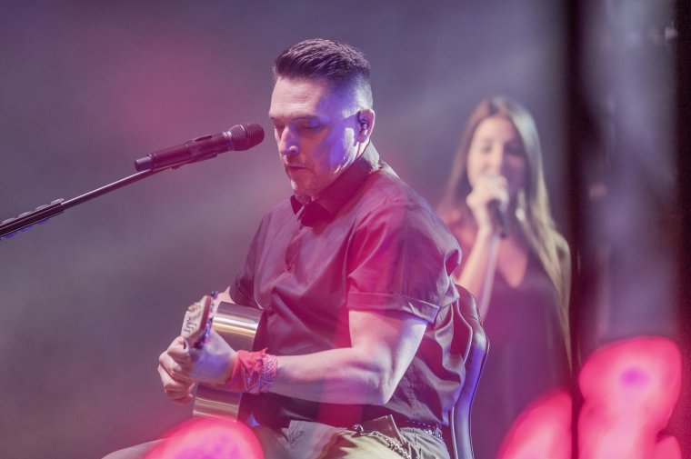 Ákos-koncert Csíkszentsimonban: az első és egyetlen erdélyi fellépés idén