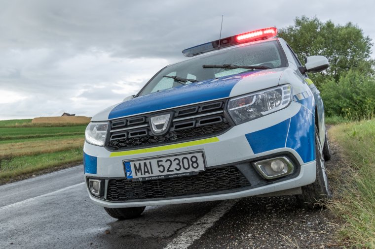 Huszonöt év szabadságvesztésre számíthat a Bihar megyei nő, aki megfojtotta a testvérét, majd egy mezőn hagyta