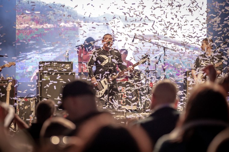 Látványban is felülmúlta az elvárásokat a Republic csíkszentsimoni koncertje