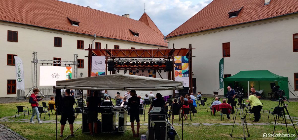 &bullet;  Fotó: Korpos Attila