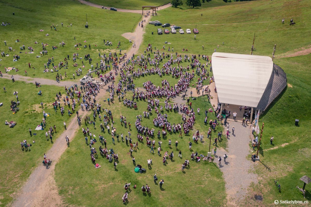 &bullet;  Fotó: Pinti Attila