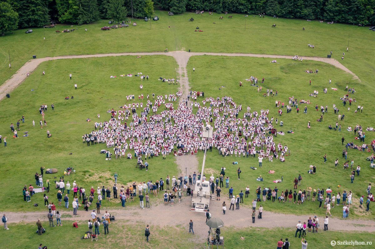 &bullet;  Fotó: Pinti Attila