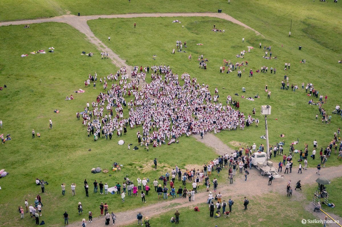 &bullet;  Fotó: Pinti Attila