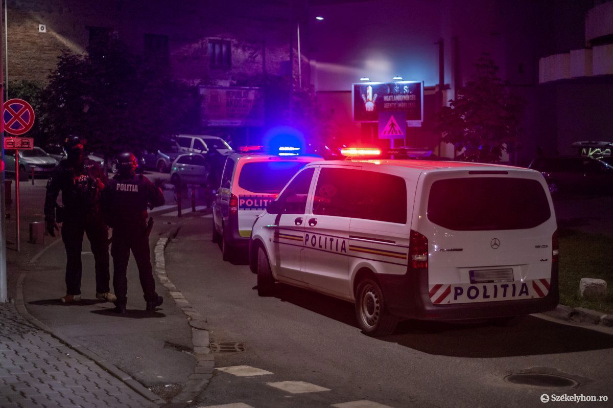 Időnként ellenőrzik a hatóságok, hogy kik milyen iratokkal tartózkodnak az országban, akiknek pedig nincs erre jogosultságuk, azokat kiutasítják. Képünk illusztráció •  Fotó: Pinti Attila