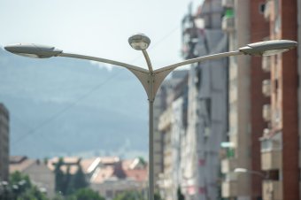 Zárlatot okozott a vihar, ellenőrzik a közvilágítási rendszert Csíkszeredában