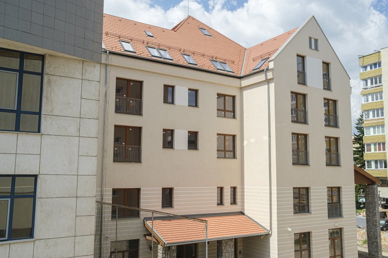 Ideiglenesen új székhelyre költözik a csíkszeredai polgármesteri hivatal