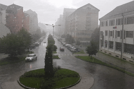 Elöntött utcák, áramszünet: nem kímélte a vihar Csíkszeredát