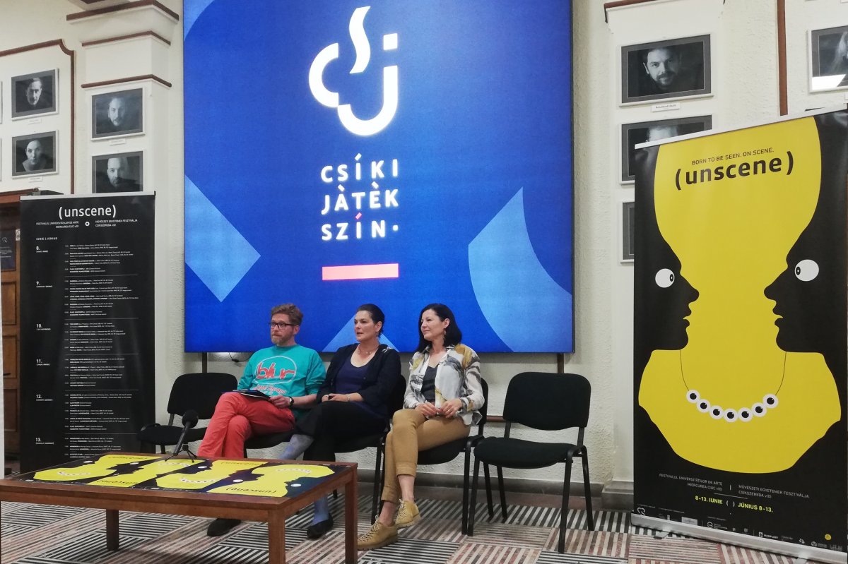 Veress Albert színházigazgató, Némethy Zsuzsa, a fesztivál egyik főszervezője és Sógor Enikő, Csíkszereda alpolgármestere a fesztivált beharangozó sajtótájékoztatón &bullet;  Fotó: Péter Beáta