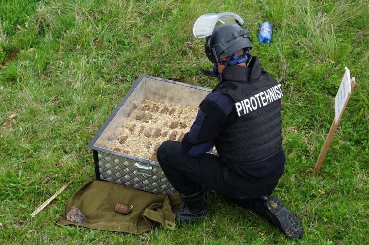 Világháborús lövedékeket robbantottak fel Csíkkarcfalvánál