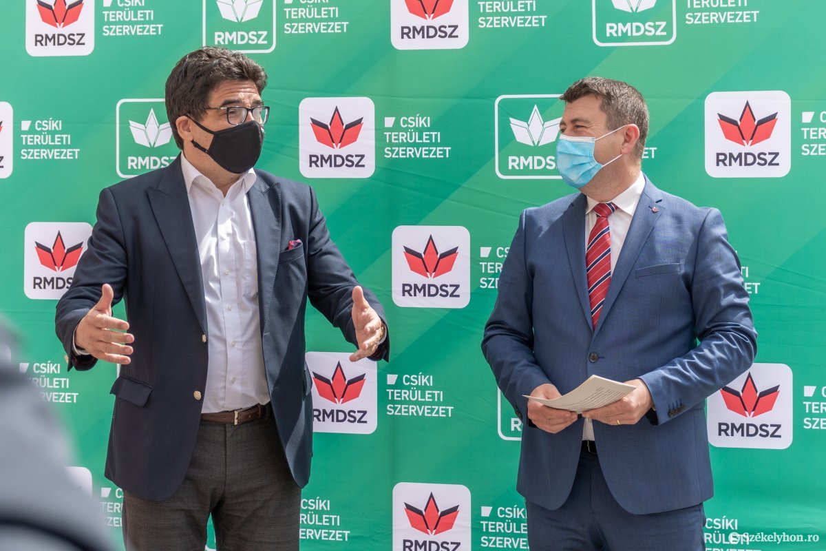 Zsigmond Barna Pál és Borboly Csaba •  Fotó: Pinti Attila