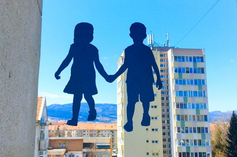 Kék alkotásokkal fejezhetjük ki együttérzésünket az autizmus világnapján