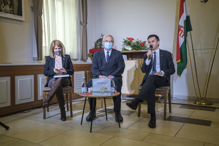 Egy évtized a honosításban: évfordulós kiadványt mutattak be Csíkszeredában