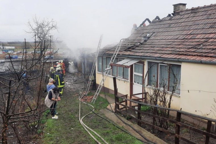 Melléképület lángolt Csíkszentkirályon