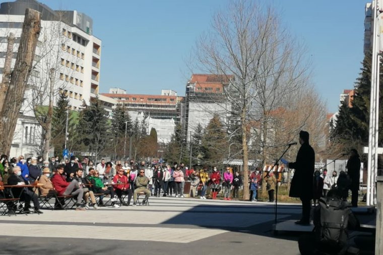 Tizenegy vers tizenegy színész előadásában