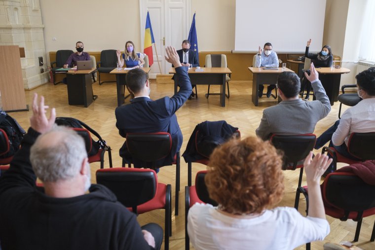 Elfogadták Csíkszereda költségvetését, két új önkormányzati képviselőt iktattak be