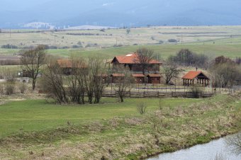 Pénzhiány miatt késik az alcsíki uszodaépítés