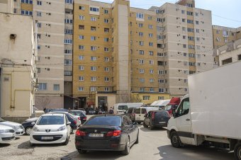 Aszfaltozni fognak a csíkszeredai piacnál